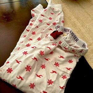 Hollister Holiday Sleep Bottoms